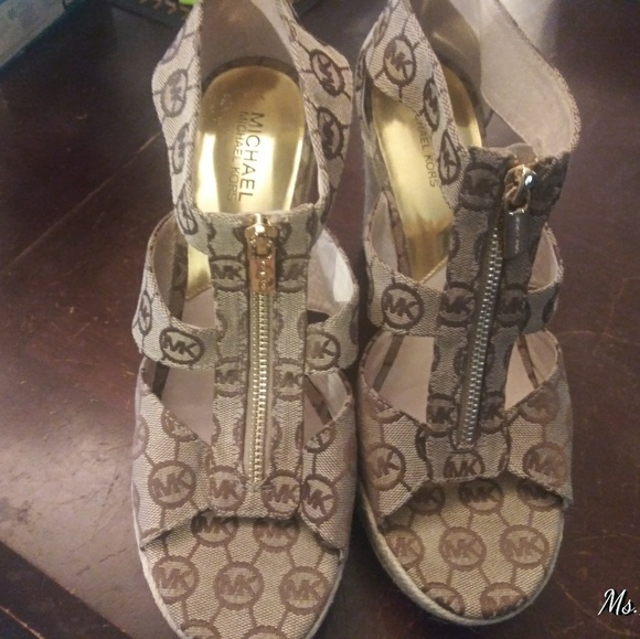 Mk wedge heels - Picture 3 of 3